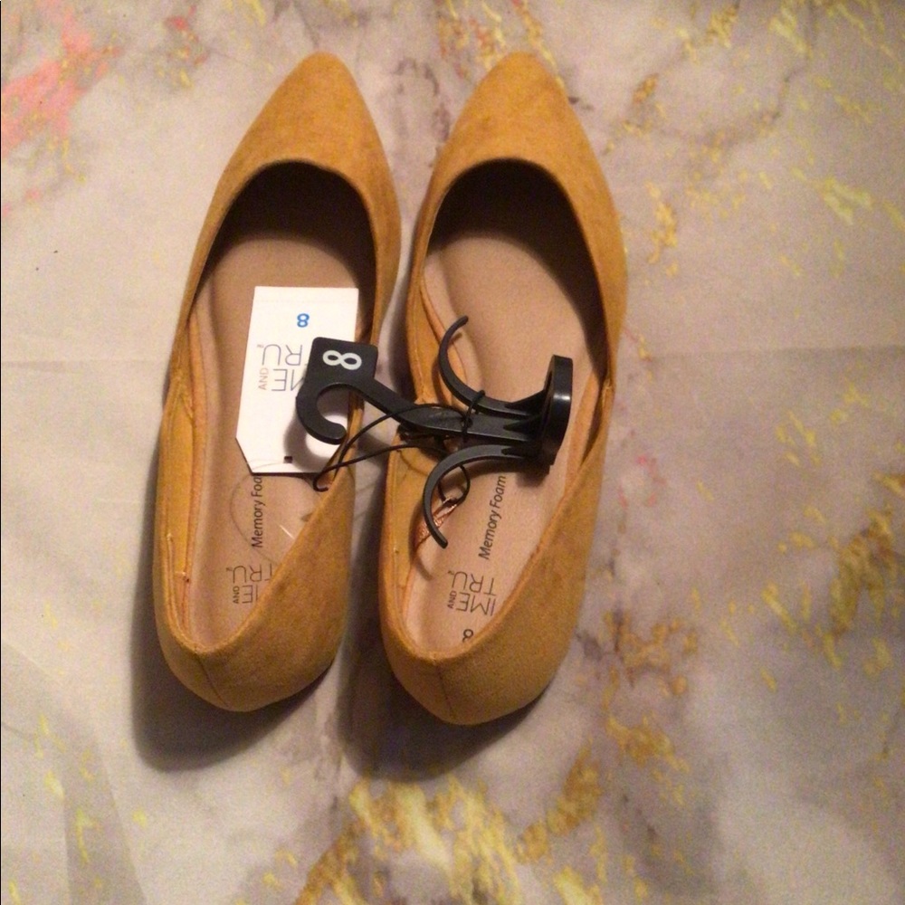 Time and Tru Women's Point Ballet Wide Width Flat